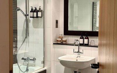 Bathroom at The Ridings, part of Theobalds Estate.