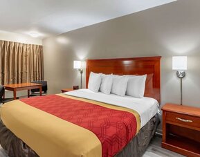 Day room at Day room at Econo Lodge Charlottesville North - University Area.