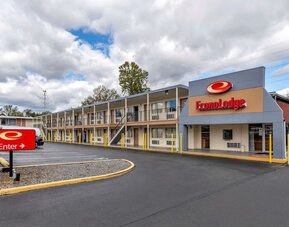 Exterior at Econo Lodge Charlottesville North - University Area.
