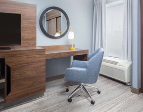 Work desk at Hampton Inn Joliet - I-55.