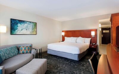 Day room at Courtyard by Marriott Myrtle Beach Barefoot Landing.