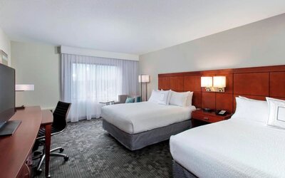 Day room at Courtyard by Marriott Myrtle Beach Barefoot Landing.