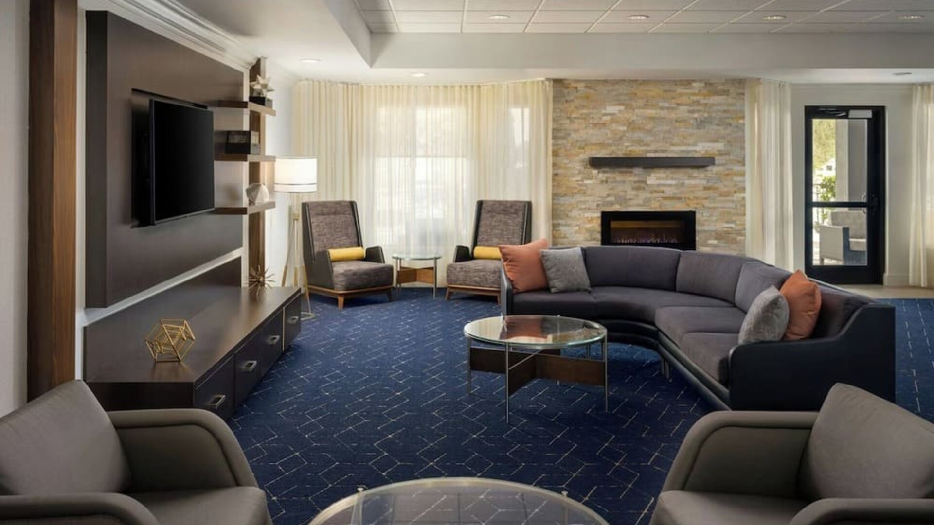 Lounge at Courtyard by Marriott Myrtle Beach Barefoot Landing.