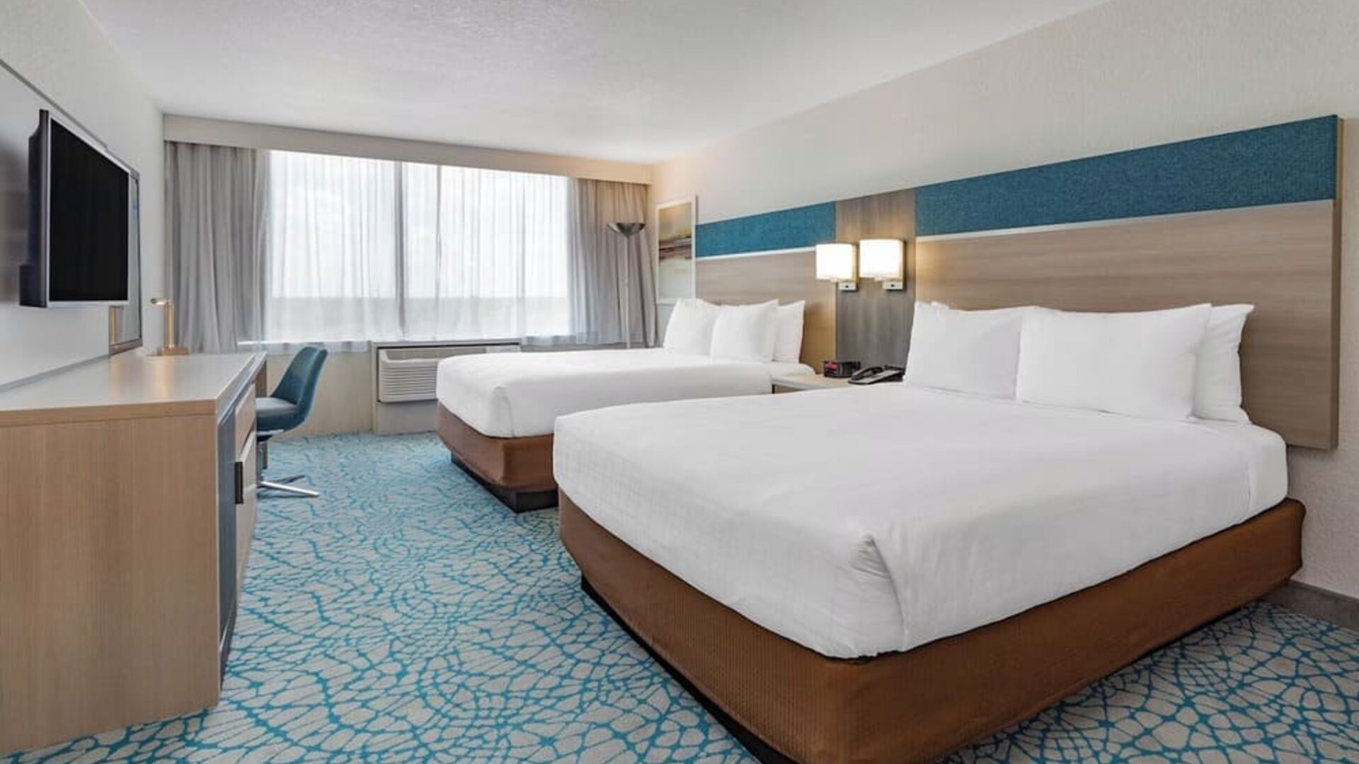 Day room at Holiday Inn Resort Kissimmee By The Parks By IHG.