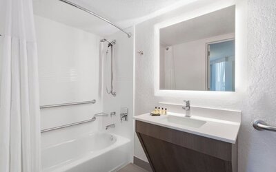 Bathroom at Holiday Inn Resort Kissimmee By The Parks By IHG.