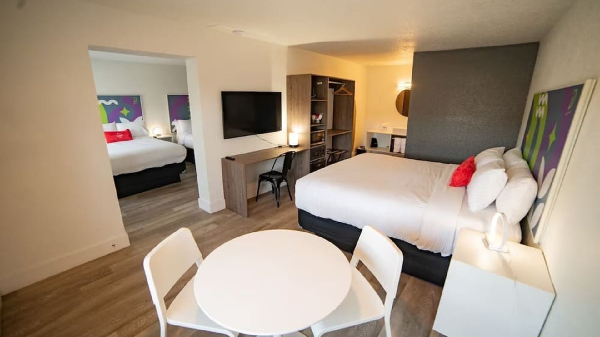 Day room with workspace at Baymont By Wyndham Jacksonville Airport.