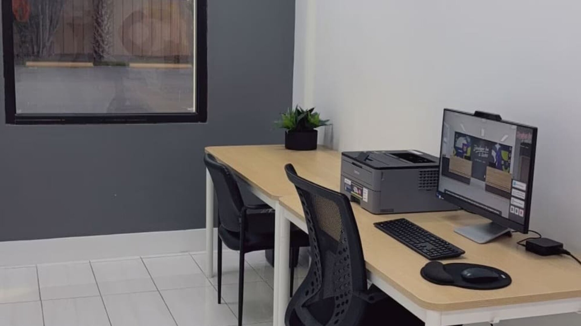 Business center at Baymont By Wyndham Jacksonville Airport.