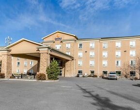 Exterior at Comfort Inn & Suites Airdrie.