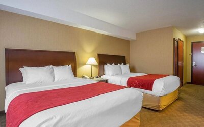 Day room at Comfort Inn & Suites Airdrie.