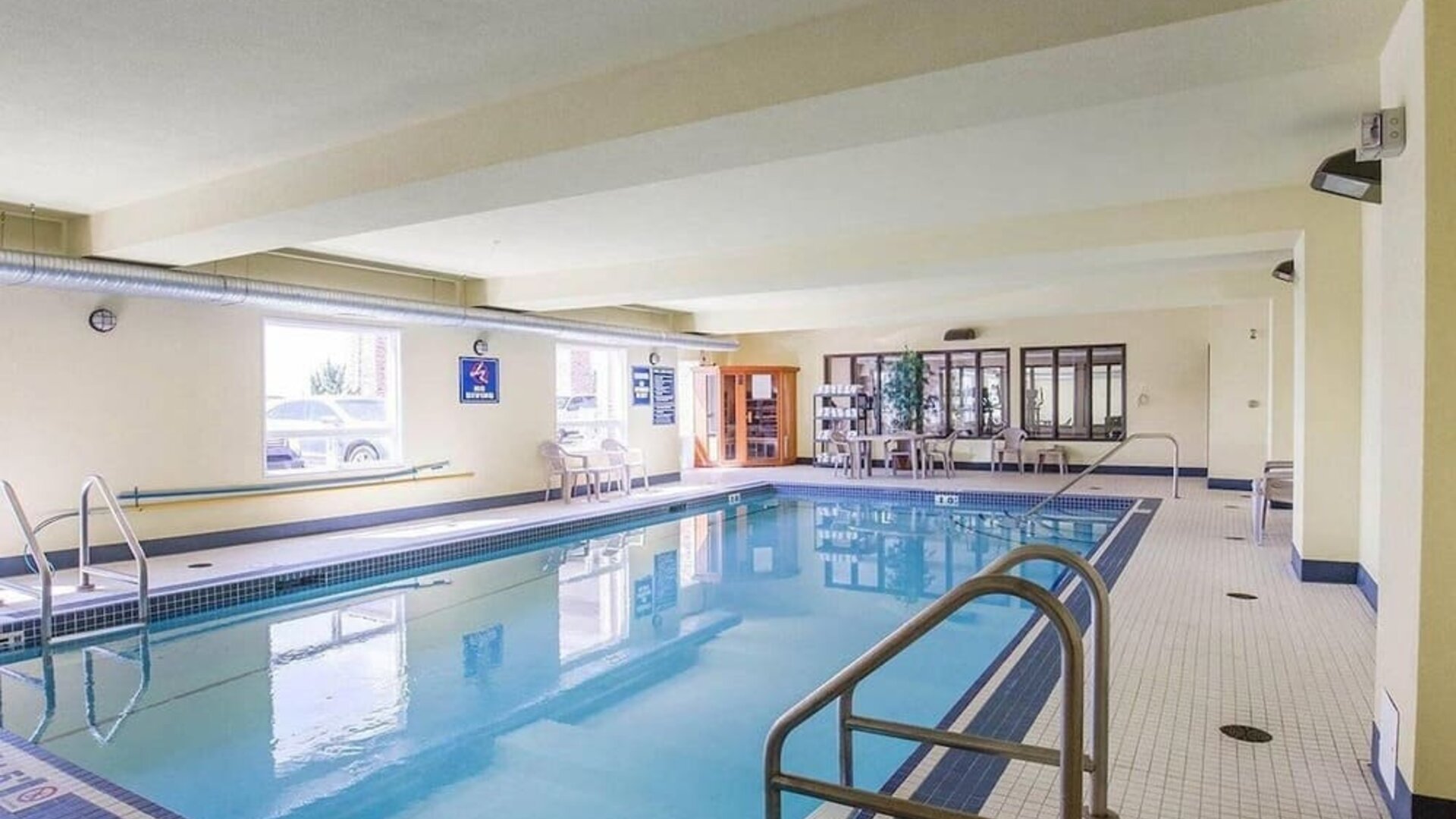 Indoor pool at Comfort Inn & Suites Airdrie.