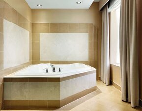 Bathroom at Hilton Garden Inn Niagara-on-the-Lake.