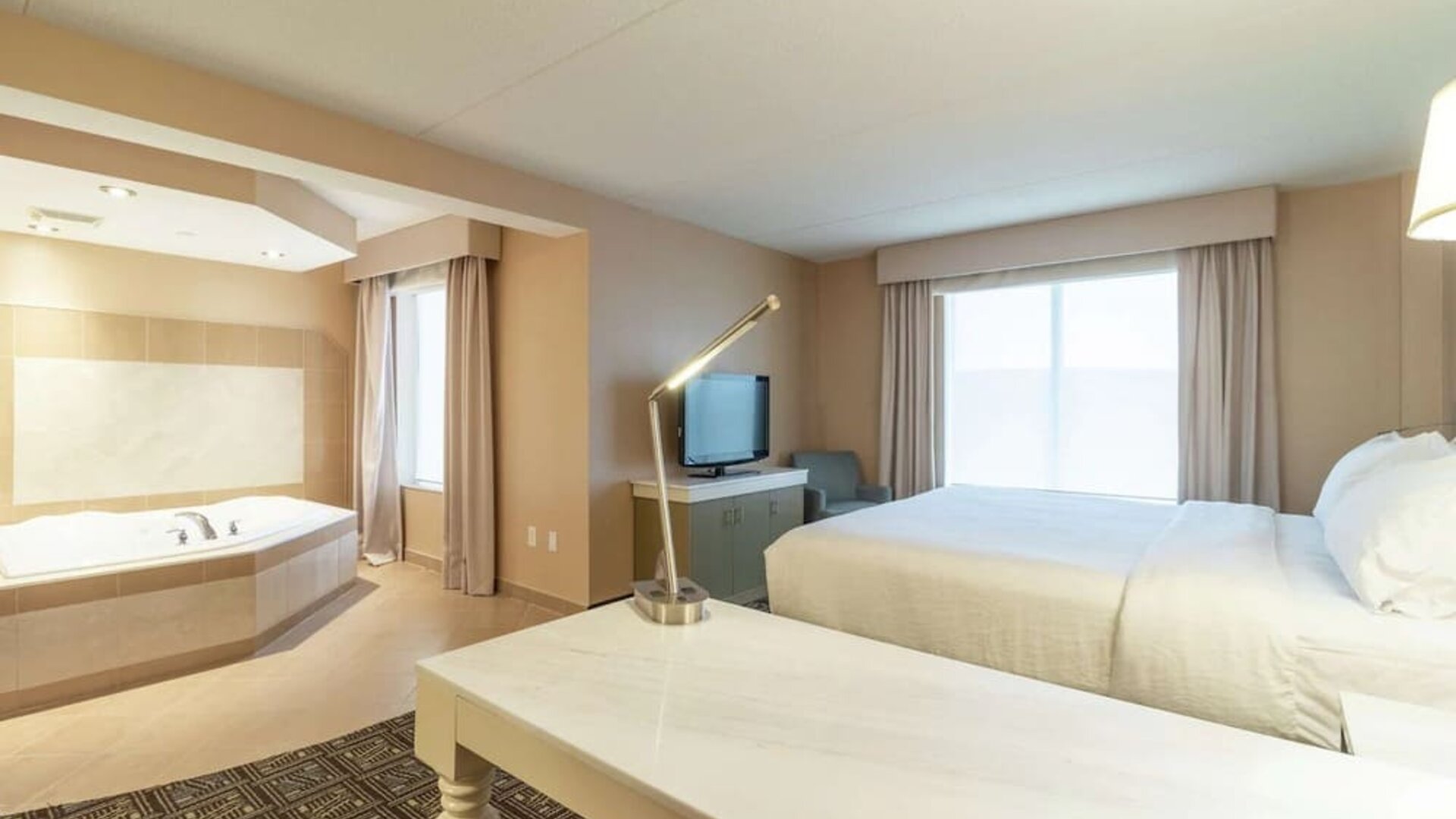 Day room at Hilton Garden Inn Niagara-on-the-Lake.