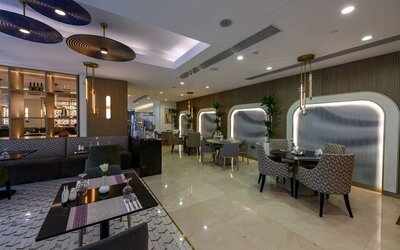 Dining area at DoubleTree By Hilton Jeddah Al Andalus Mall.