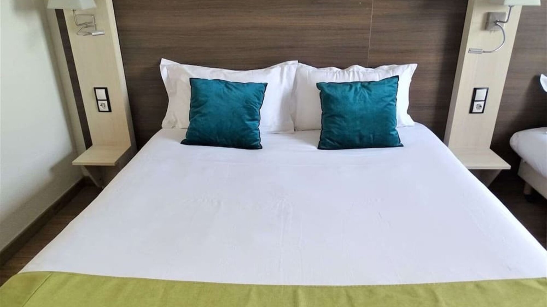 Day room at EUROHOTEL Airport Orly Rungis.