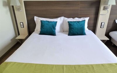 Day room at EUROHOTEL Airport Orly Rungis.