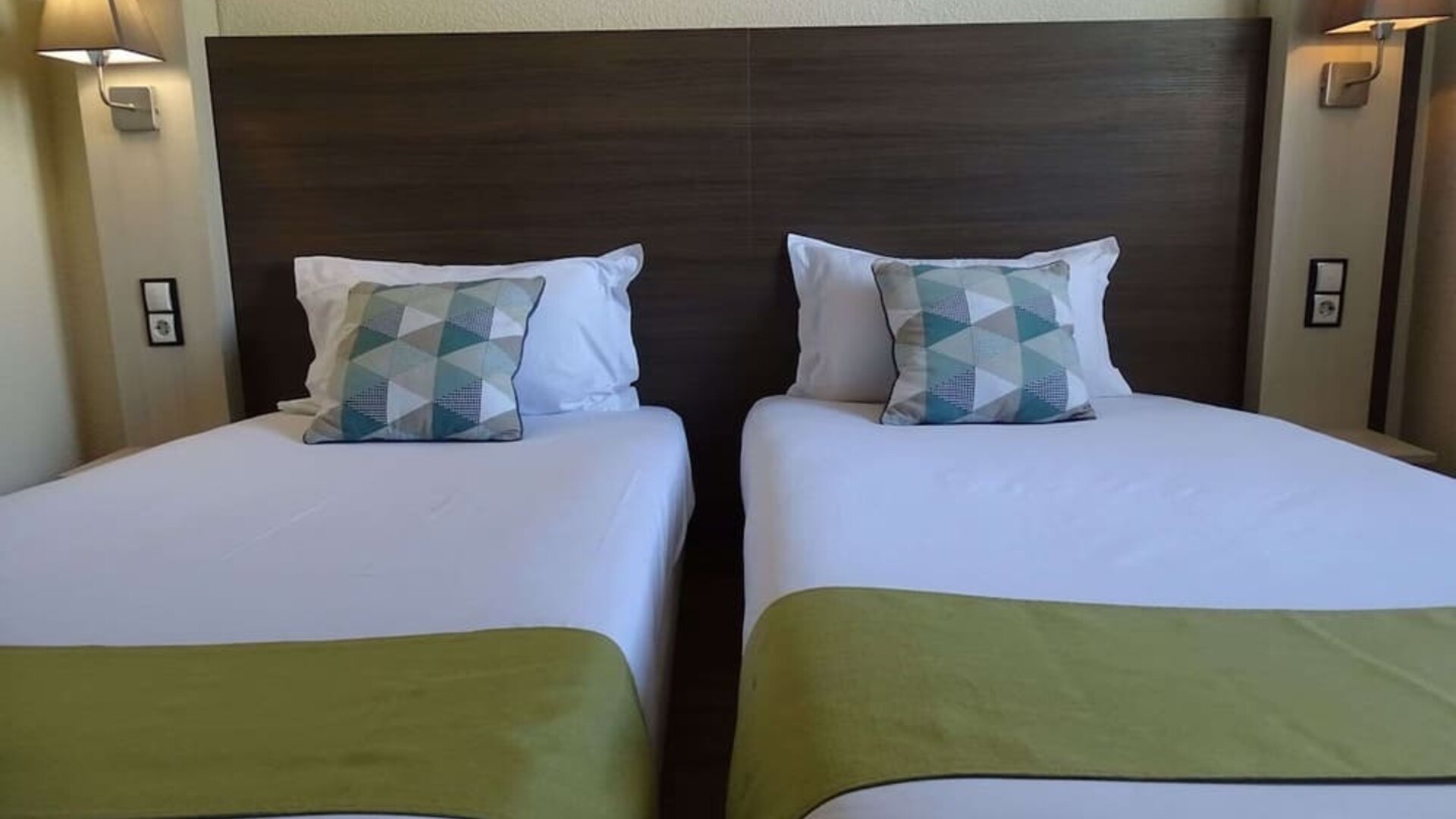 Day room at EUROHOTEL Airport Orly Rungis.