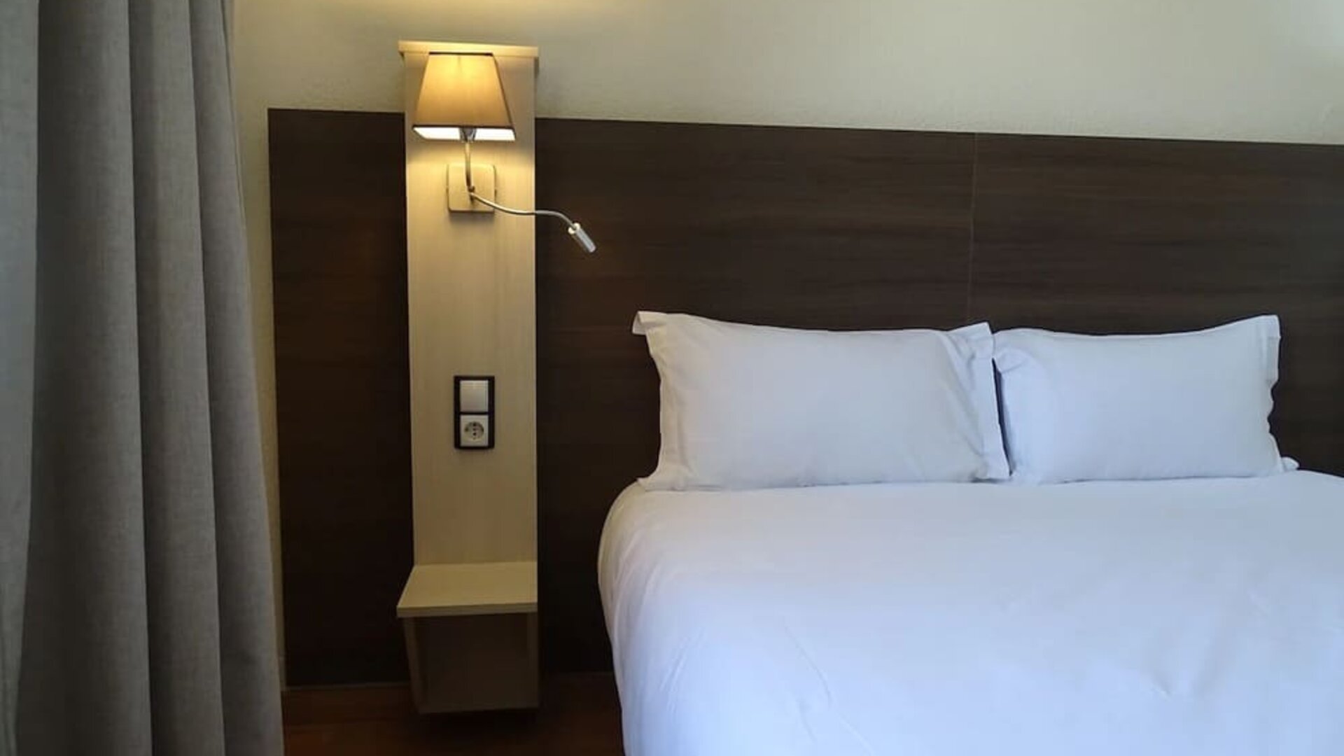 Day room at EUROHOTEL Airport Orly Rungis.