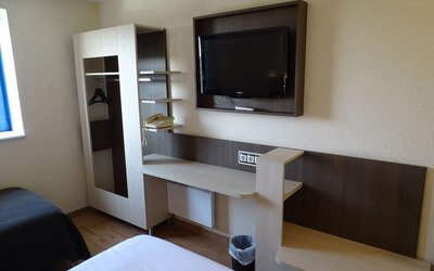 Day room at EUROHOTEL Airport Orly Rungis.