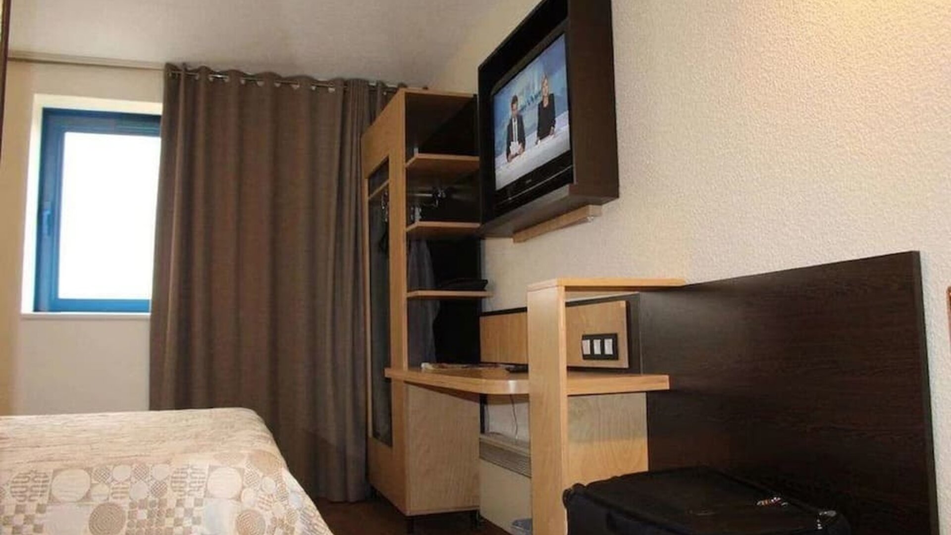 Day room at EUROHOTEL Airport Orly Rungis.