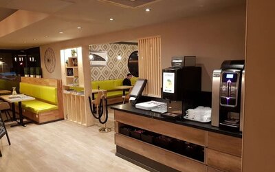 Dining area at EUROHOTEL Airport Orly Rungis.