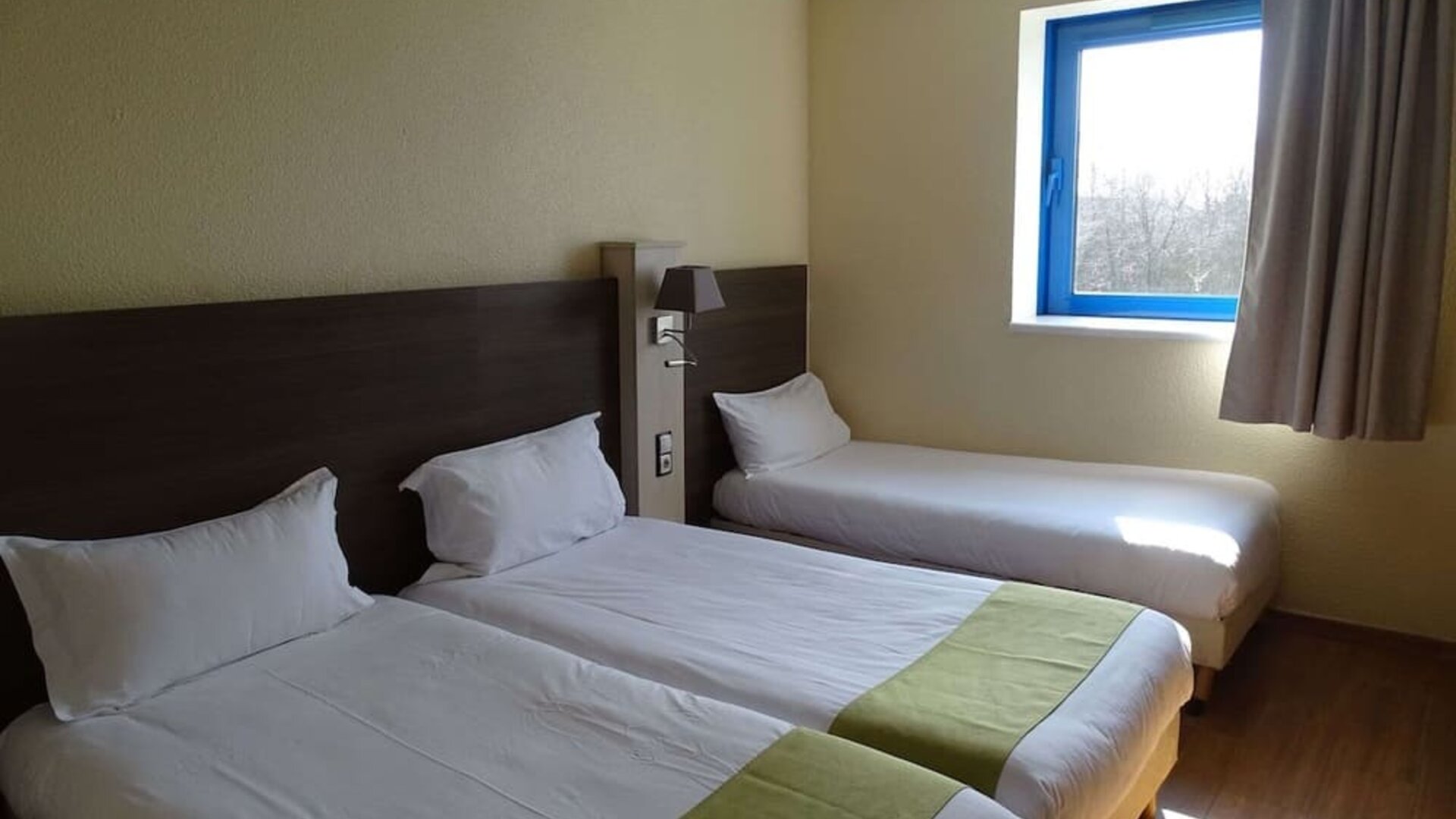 Day room at EUROHOTEL Airport Orly Rungis.