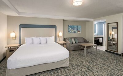 Day room at Homewood Suites By Hilton Miami Airport-Blue Lagoon.