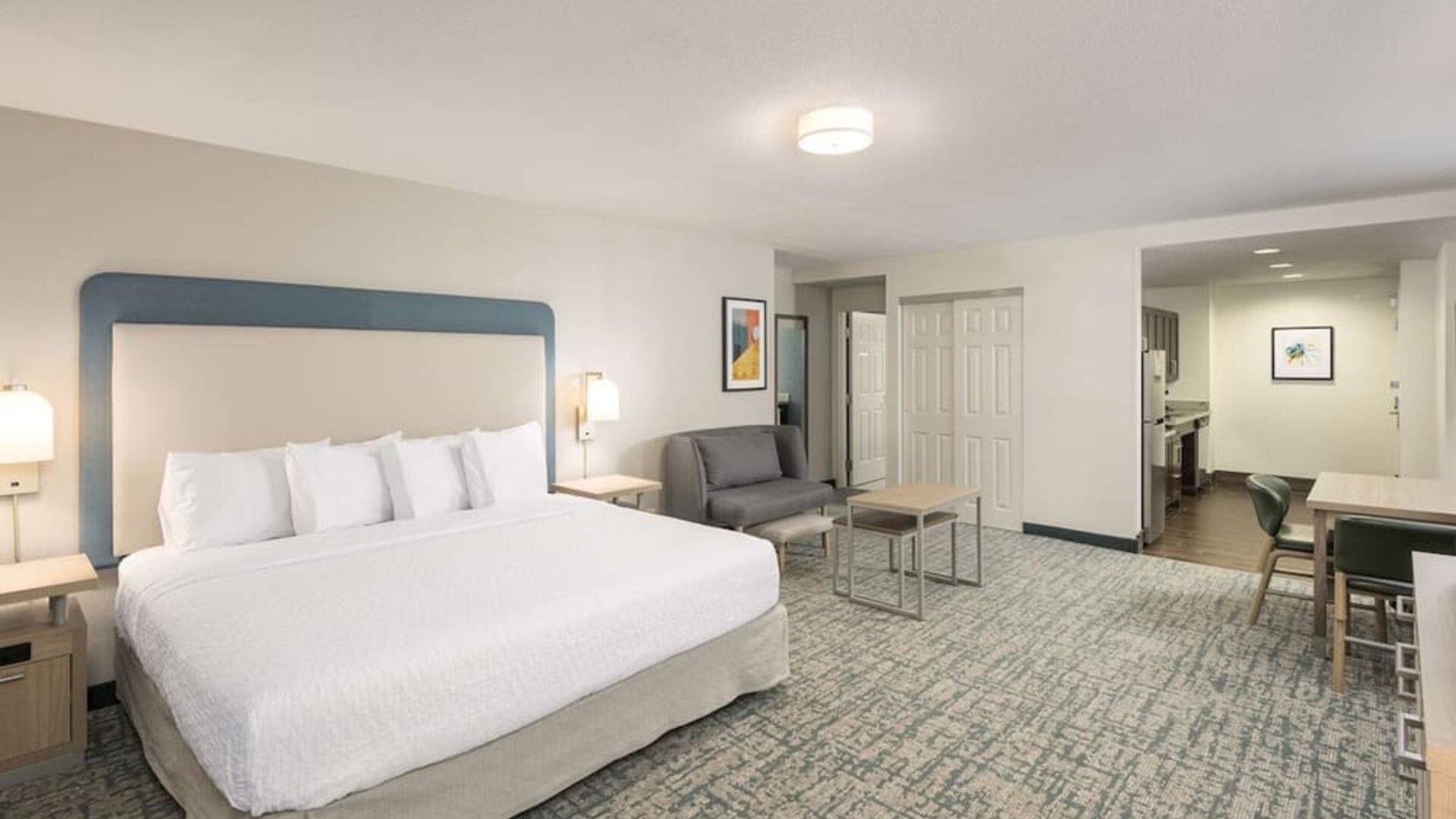 Day room at Homewood Suites By Hilton Miami Airport-Blue Lagoon.