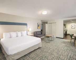 Day room at Homewood Suites By Hilton Miami Airport-Blue Lagoon.