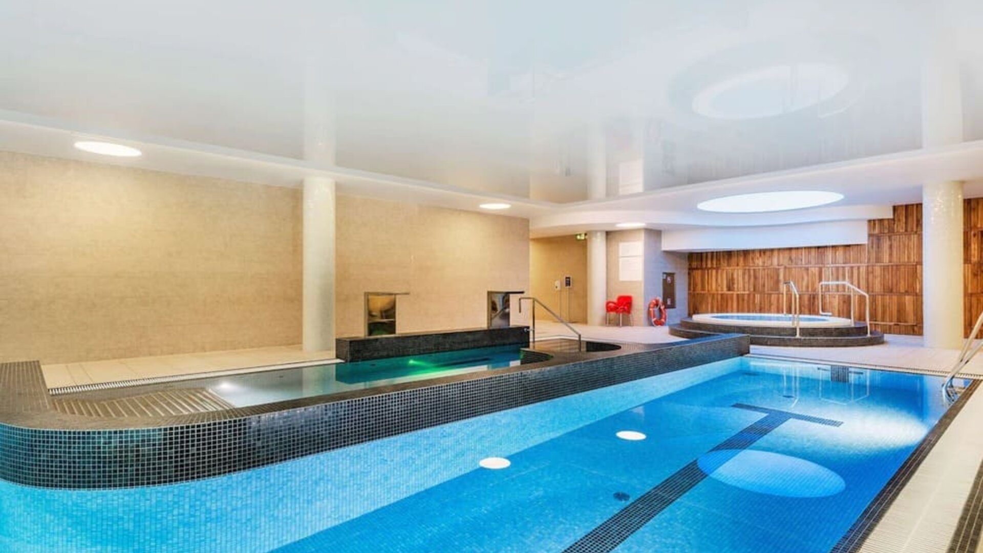 Indoor pool at DoubleTree By Hilton Krakow Hotel & Convention Center.