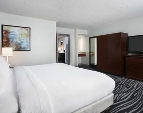 Day room at Embassy Suites By Hilton Orlando Airport.