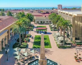 Outdoor terrace at Hampton Inn By Hilton Costa Mesa Newport Beach.