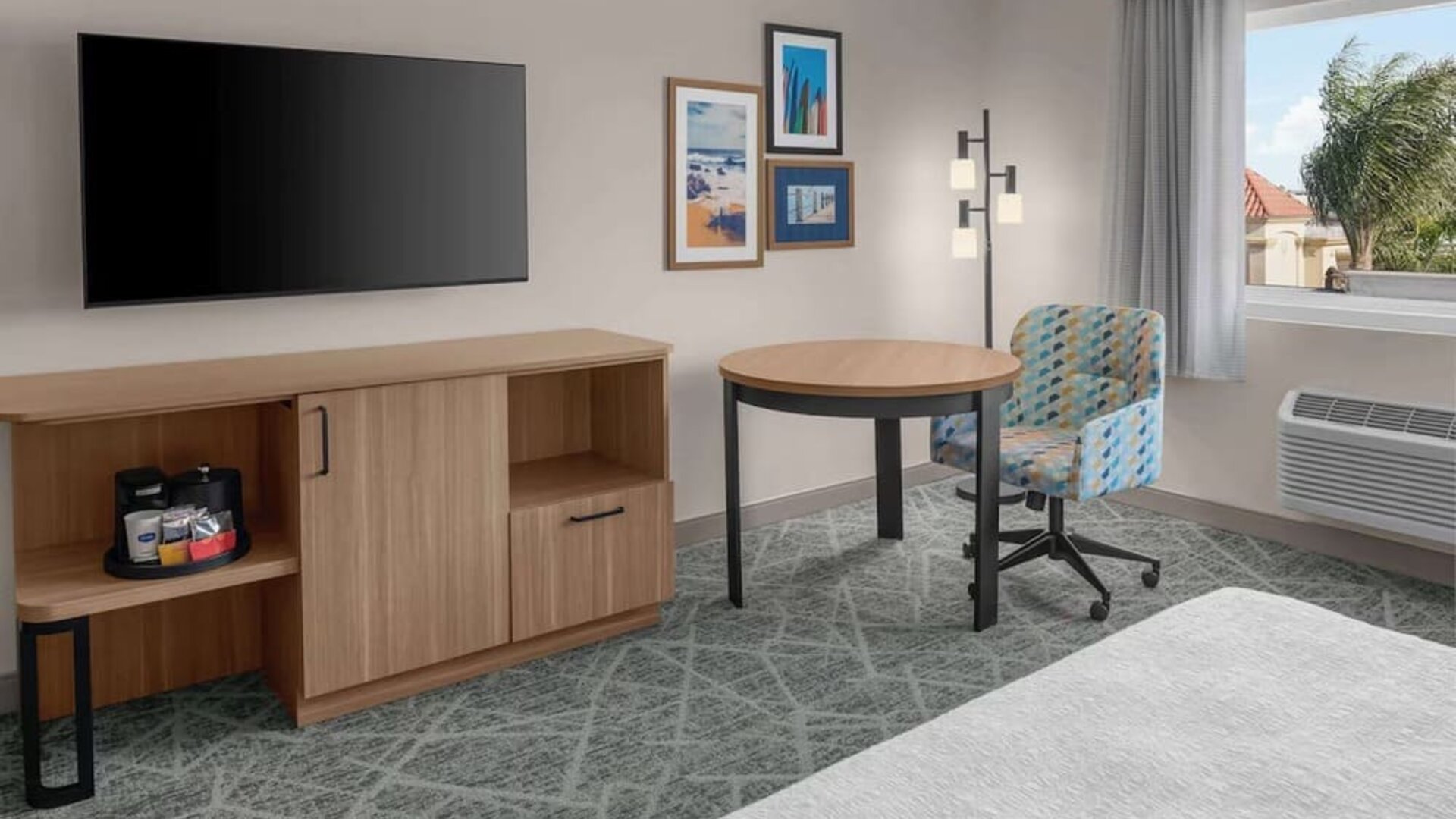 Day room at Hampton Inn By Hilton Costa Mesa Newport Beach.