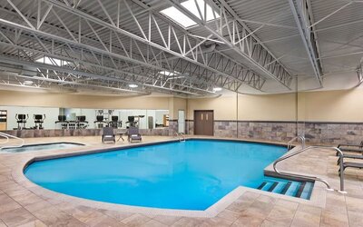 Indoor pool at DoubleTree By Hilton Pointe Claire Montreal Airport West.