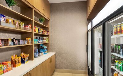 Snack bar at DoubleTree By Hilton Pointe Claire Montreal Airport West.