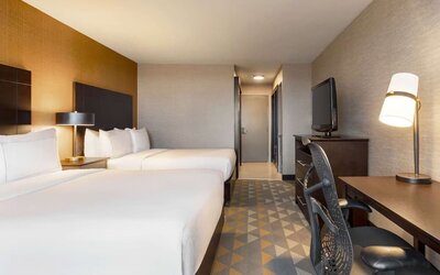 Day room at DoubleTree By Hilton Pointe Claire Montreal Airport West.