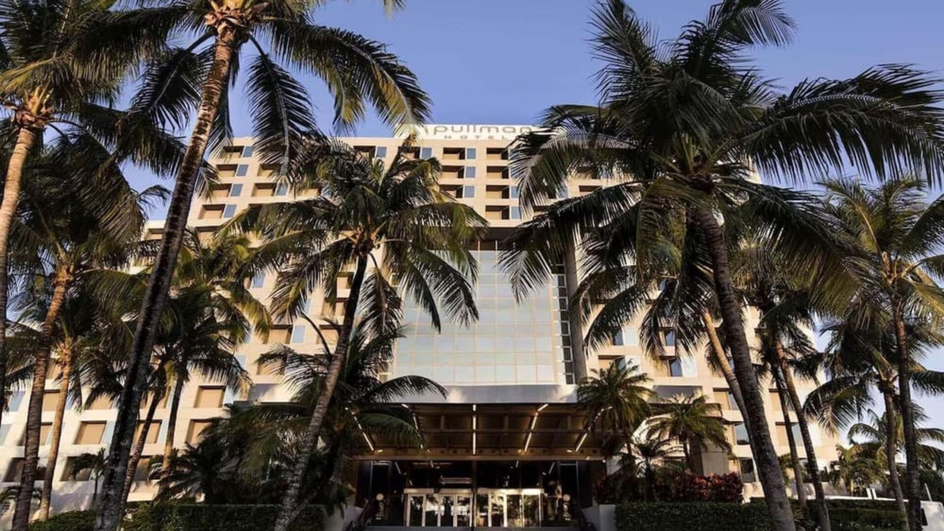 Exterior at Pullman Miami Airport.