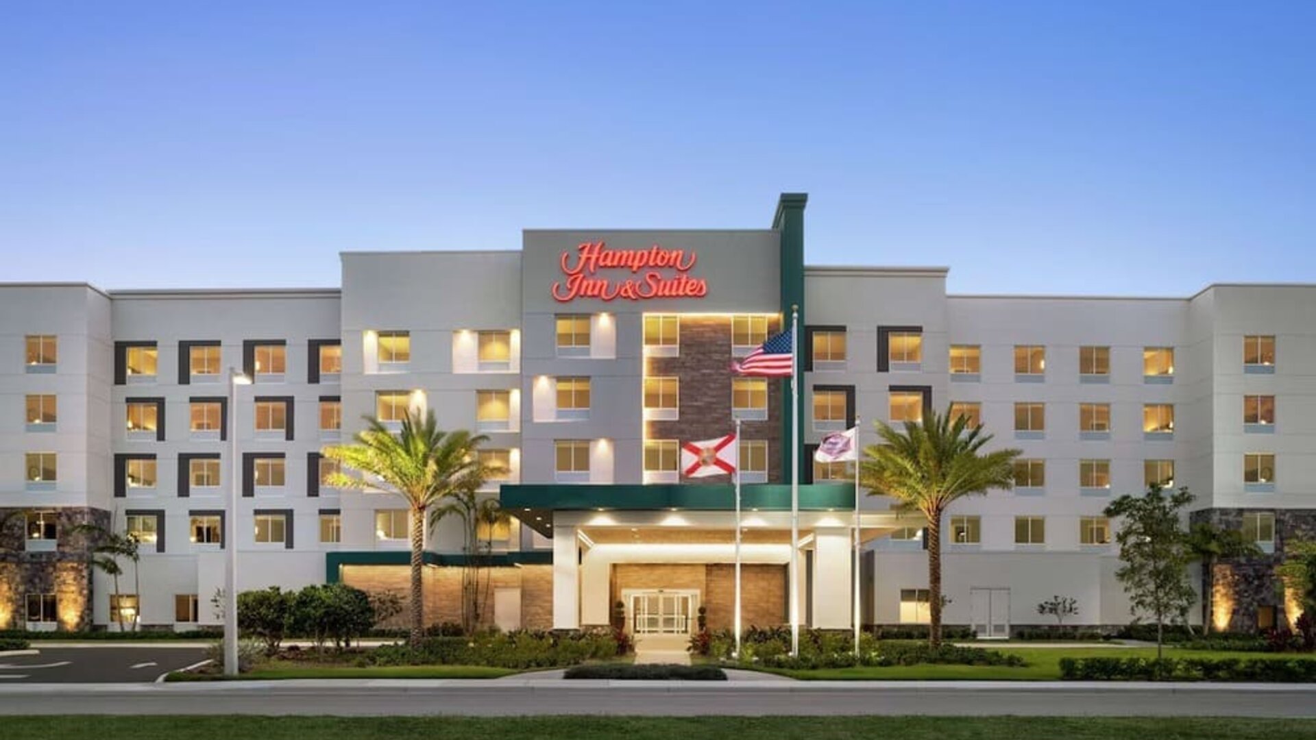 Exterior at Hampton Inn & Suites Miami Kendall.
