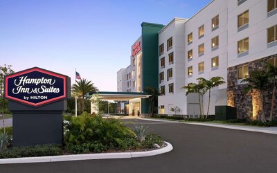 Exterior at Hampton Inn & Suites Miami Kendall.