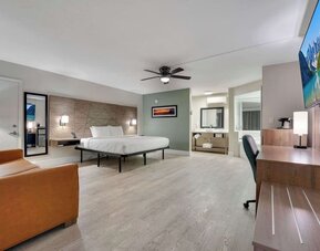 Day room at Quality Inn & Suites Hollywood Boulevard.