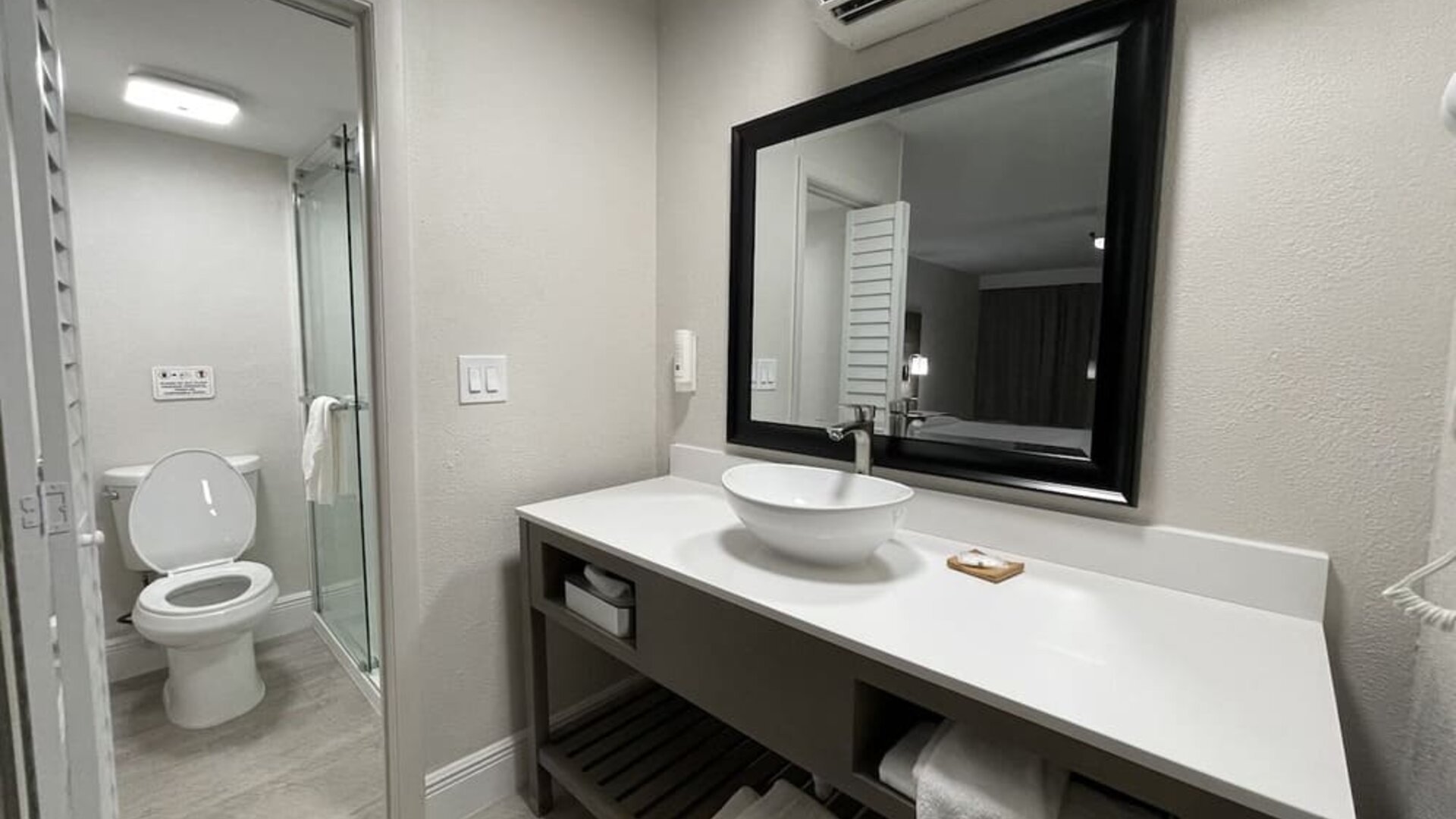 Bathroom at Quality Inn & Suites Hollywood Boulevard.