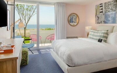 Day room at Plunge Beach Resort.