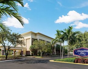 Exterior at Hampton Inn By Hilton Fort Lauderdale-Cypress Creek.