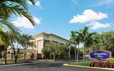 Exterior at Hampton Inn By Hilton Fort Lauderdale-Cypress Creek.