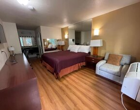 Day room at Sierra Inn.