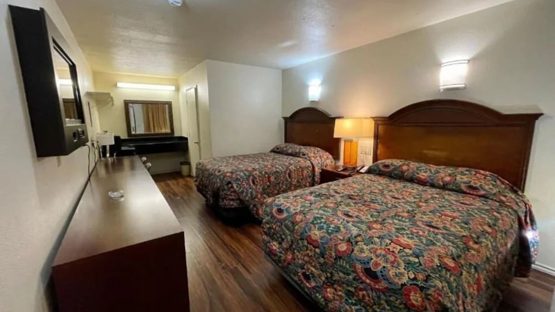 Day room at Sierra Inn.