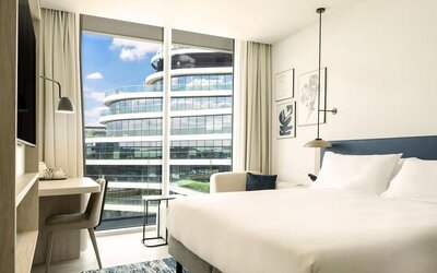 Day room at Hilton Garden Inn Brussels Airport.