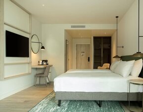 Day room at Hilton Garden Inn Brussels Airport.