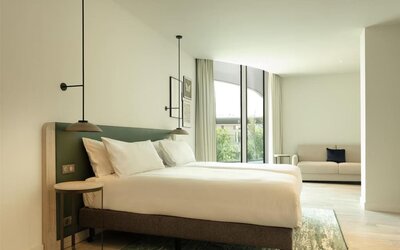 Day room at Hilton Garden Inn Brussels Airport.