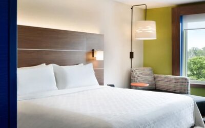 Day use room at Holiday Inn Express Atlanta Airport - College Park By IHG.