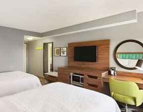 Day room at Hampton Inn & Suites Ft. Lauderdale Airport/South Cruise Port.